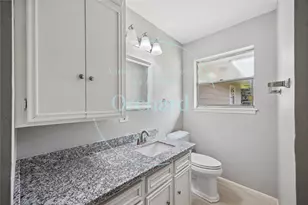 9196 White Oak Dr, Conroe, TX 77384 - Photo 9