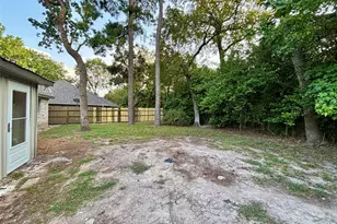 75 Rolling Hills Dr W, Conroe, TX 77304 - Photo 23