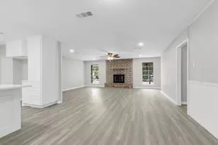 75 Rolling Hills Dr W, Conroe, TX 77304 - Photo 7