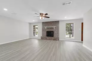 75 Rolling Hills Dr W, Conroe, TX 77304 - Photo 5