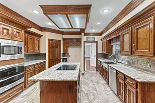 13903 Wilde Forest Ct, Sugar Land, TX 77498 - Photo 9