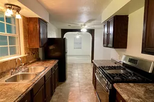 10823 Eddyrock St, Houston, TX 77089 - Photo 9