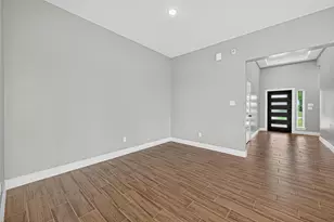 501 Oleander St, Prairie View, TX 77484 - Photo 7