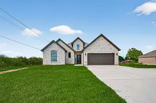 501 Oleander St, Prairie View, TX 77484 - Photo 1