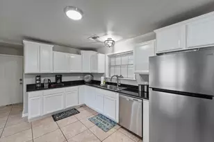 9 S Shore Dr, Galveston, TX 77551 - Photo 13