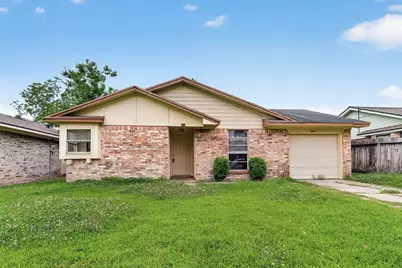 4826 Redfish Reef Drive, Bacliff, TX 77518 - Photo 1