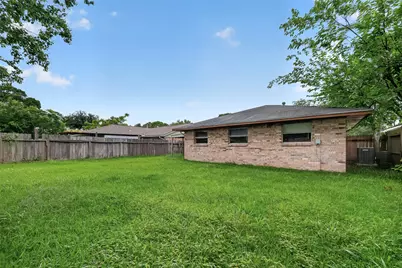 4826 Redfish Reef Drive, Bacliff, TX 77518 - Photo 31