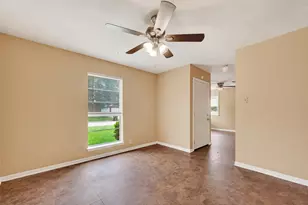 4826 Redfish Reef Dr, Bacliff, TX 77518 - Photo 3