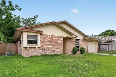 4826 Redfish Reef Drive, Bacliff, TX 77518 - Photo 3