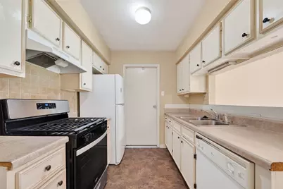 4826 Redfish Reef Drive, Bacliff, TX 77518 - Photo 13