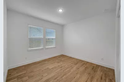 12106 Upper Meadows Avenue, Mont Belvieu, TX 77535 - Photo 15