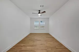 12106 Upper Mdws Ave, Mont Belvieu, TX 77535 - Photo 5