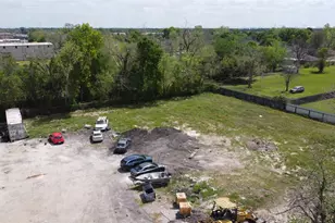 7314 Philibert Ln, Houston, TX 77028 - Photo 3