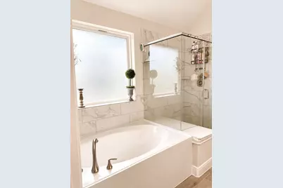 12106 Champions Forest Drive, Mont Belvieu, TX 77535 - Photo 11
