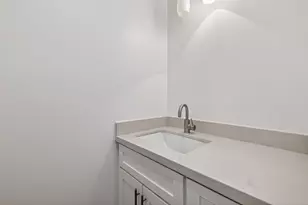 10240 Longmont Dr, Houston, TX 77042 - Photo 17