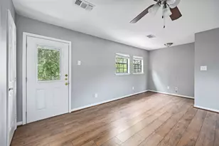 2119 N Austin Ave, Pearland, TX 77581 - Photo 5