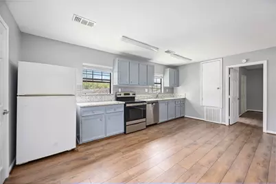 2119 N Austin Avenue #C, Pearland, TX 77581 - Photo 9