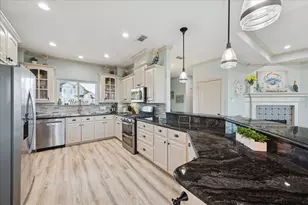 13522 Windlass Circle Dr, Galveston, TX 77554 - Photo 9