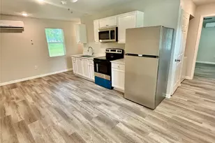 324 W Main Hwy W, Ames, TX 77575 - Photo 5