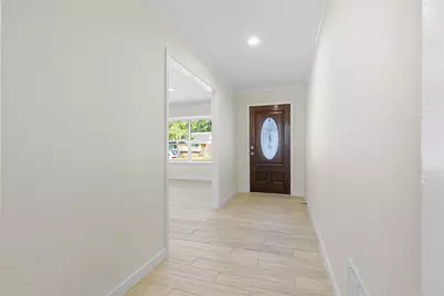 5719 Cerritos Drive, Houston, TX 77035 - Photo 5