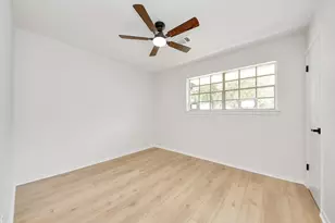 7705 Yoe St, Houston, TX 77016 - Photo 25