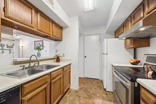 6602 Harbor Town Dr, Houston, TX 77036 - Photo 9