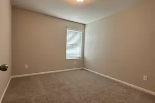 627 W Live Oak St, Angleton, TX 77515 - Photo 5