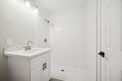 3715 Rawley Street, Houston, TX 77020 - Photo 7