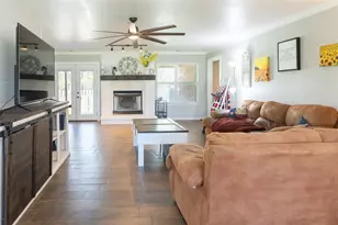 310 Medford St, Vidor, TX 77662 - Photo 11