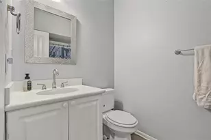 19 E Sundance Cir, The Woodlands, TX 77382 - Photo 19