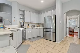 19 E Sundance Cir, The Woodlands, TX 77382 - Photo 9