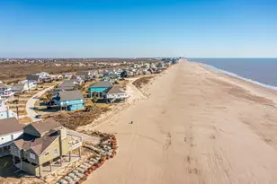 12625 W Ventura Dr W, Galveston, TX 77554 - Photo 37