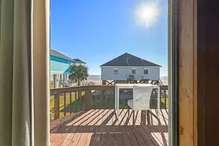 12625 W Ventura Dr W, Galveston, TX 77554 - Photo 17