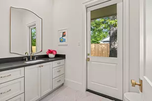 1426 Huge Oaks St, Houston, TX 77055 - Photo 19