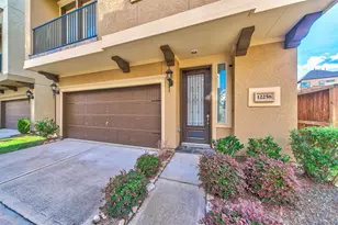 12258 Oxford Cres Cir, Houston, TX 77082 - Photo 5