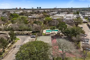 9371 Pagewood Ln, Houston, TX 77063 - Photo 33