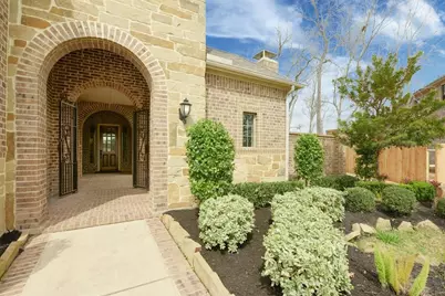 5218 Alden Springs Boulevard, Sugar Land, TX 77479 - Photo 7