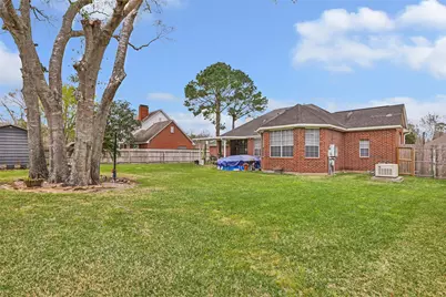 213 Regal Lane, Liberty, TX 77575 - Photo 7