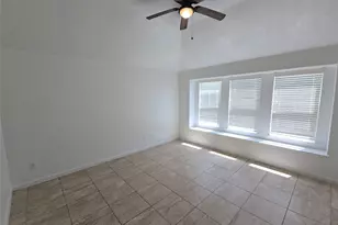 1306 Squire Dr, Baytown, TX 77521 - Photo 9