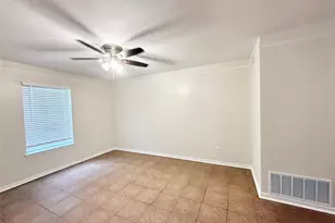 500 Willow Dr, Lake Jackson, TX 77566 - Photo 5