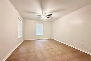 500 Willow Dr, Lake Jackson, TX 77566 - Photo 3