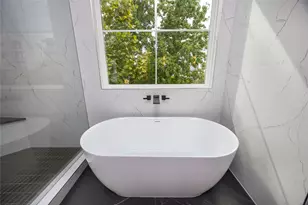 1911 Lauderdale St, Houston, TX 77030 - Photo 39