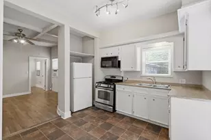 4618 McKinney St, Houston, TX 77023 - Photo 3