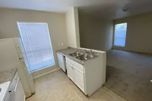 3900 Woodchase Dr, Houston, TX 77042 - Photo 9