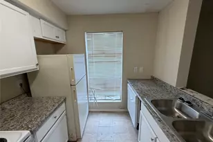 3900 Woodchase Dr, Houston, TX 77042 - Photo 7
