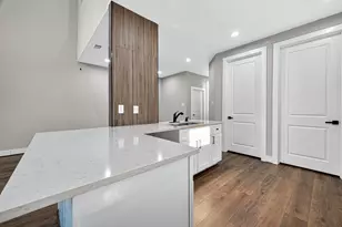 3826 Rosemont St, Houston, TX 77051 - Photo 5