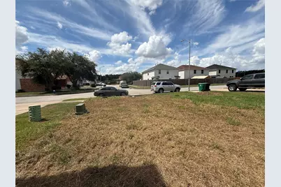 9733 Fabiola Drive, Houston, TX 77075 - Photo 11