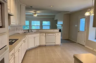 2005 Dawn Crest Ct, League City, TX 77573 - Photo 11