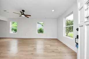 501 Schilling St, Baytown, TX 77520 - Photo 9