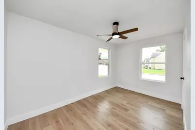 501 Schilling Street, Baytown, TX 77520 - Photo 27